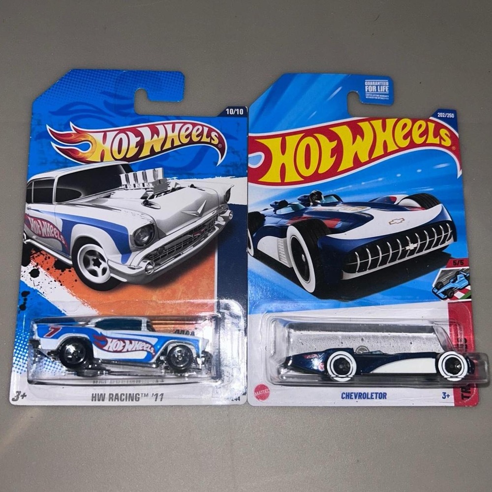 Hot Wheels 2011 '67 Chevy & Treasure Hunt Chevroletor Diecast Car Bundle Lot